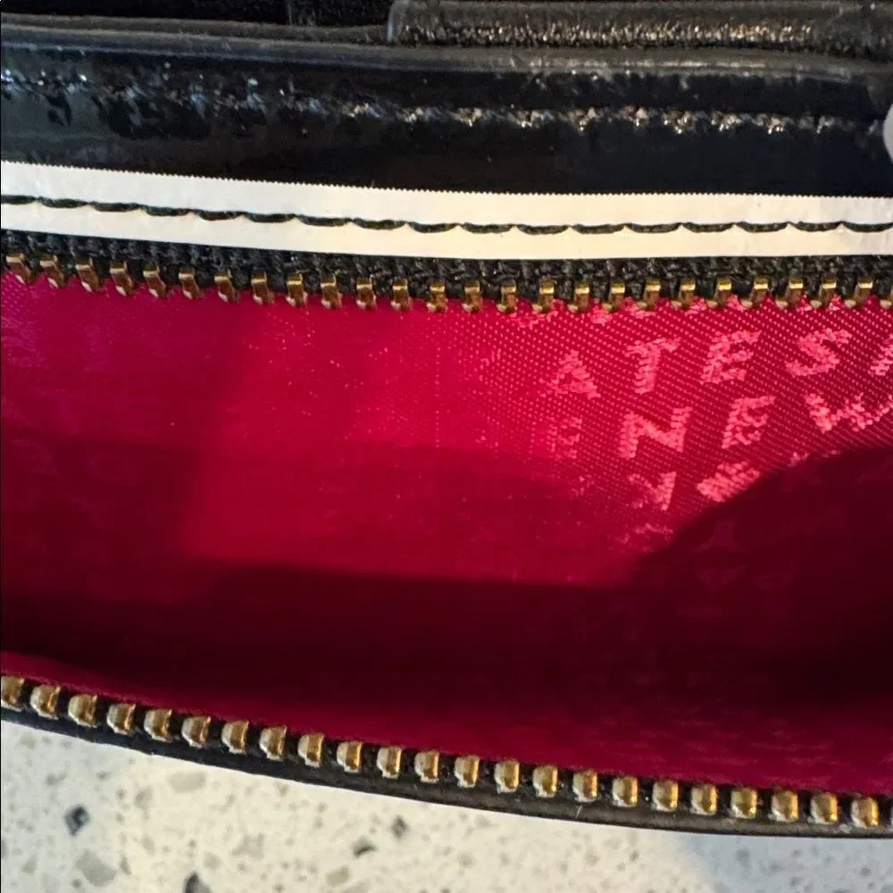 Kate Spade Black and White Leather Striped Clutch Wallet Snap Closure EUC